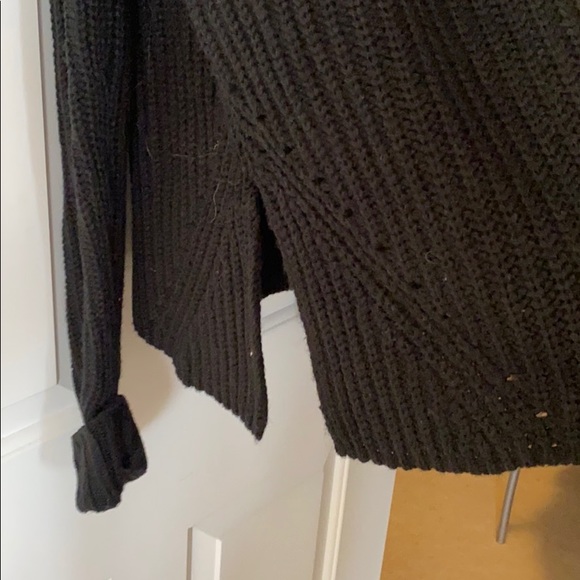 Knit long sleeve, with shoulder cut outs - Picture 3 of 3